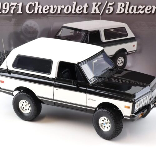 1:18 ACME 1971 Chevrolet K5 Blazer Classic Tuxedo Black & White Two