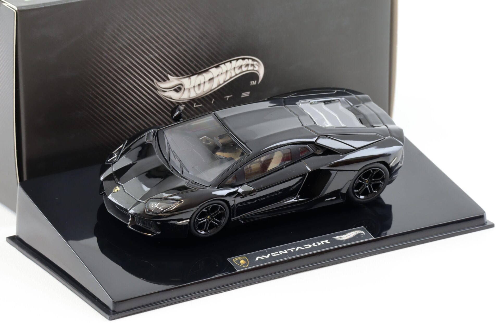 1:43 Hot Wheels Elite Lamborghini Aventador LP700-4 Coupe black