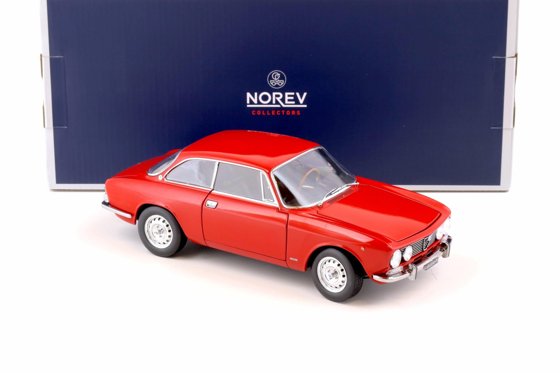 1:18 Norev Alfa Romeo 2000 GTV Coupe 1973 red Limited 1000 pcs.