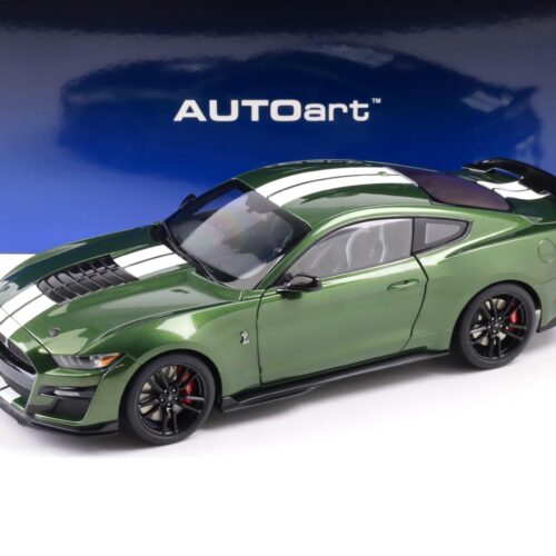 1:18 AUTOart Ford Mustang Shelby GT500 Coupe 2023 Eruption green/ white stripes