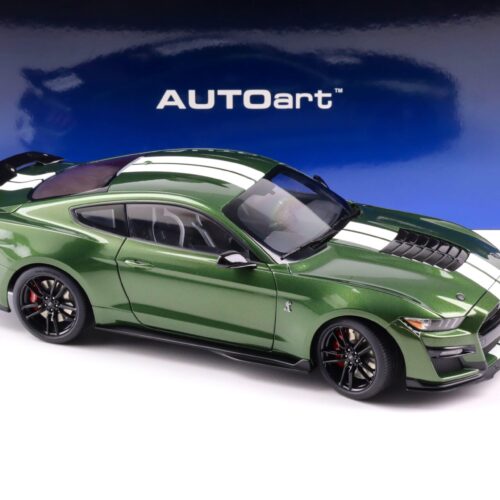 1:18 AUTOart Ford Mustang Shelby GT500 Coupe 2023 Eruption green/ white stripes