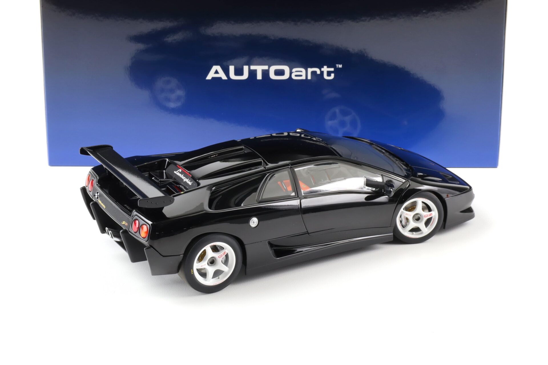 1:18 AUTOart Lamborghini Diablo SV-R 1996 deep black 79146