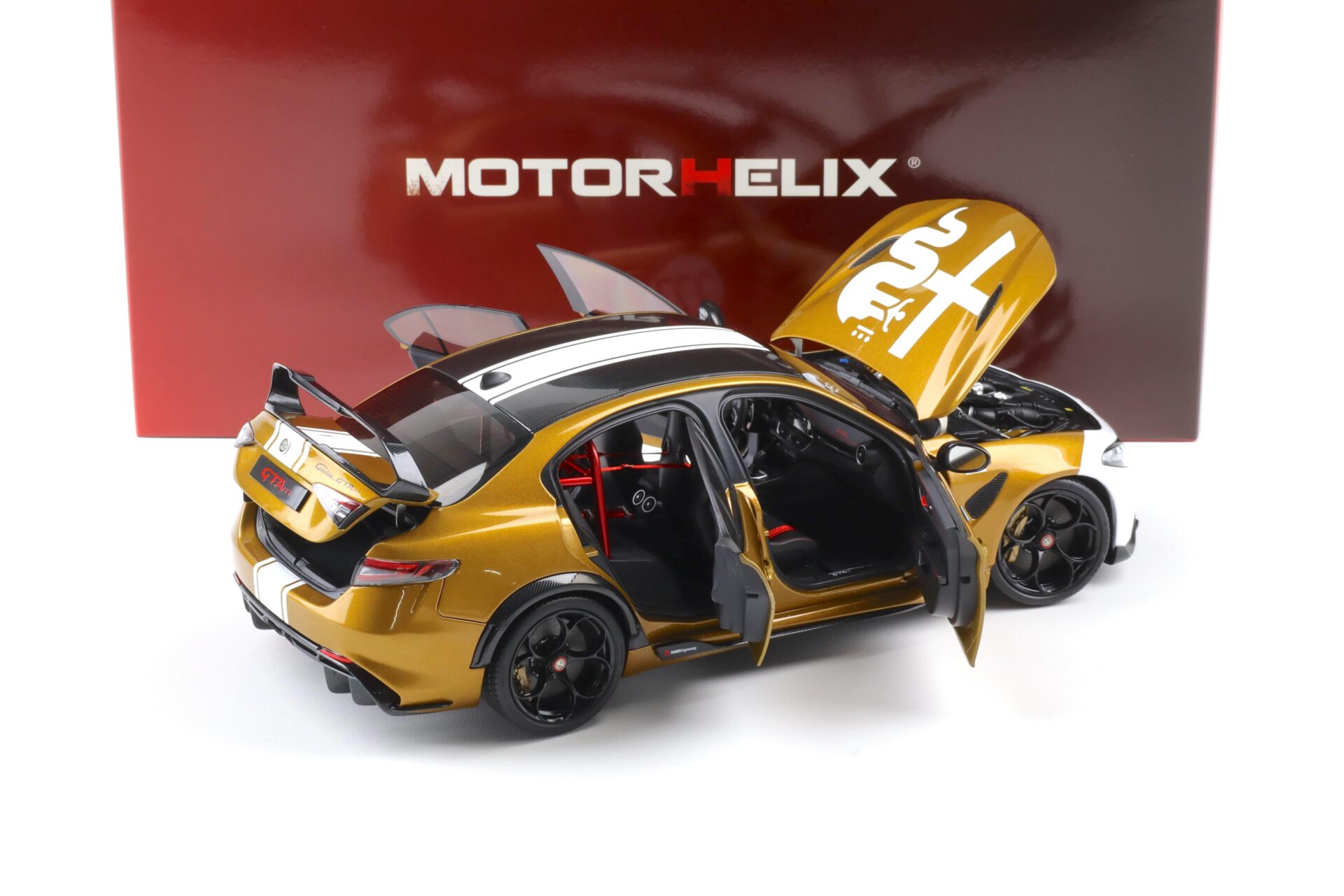 1:18 Motorhelix Alfa Romeo Giulia GTAm Ocra GT gold #227 two tone Livery