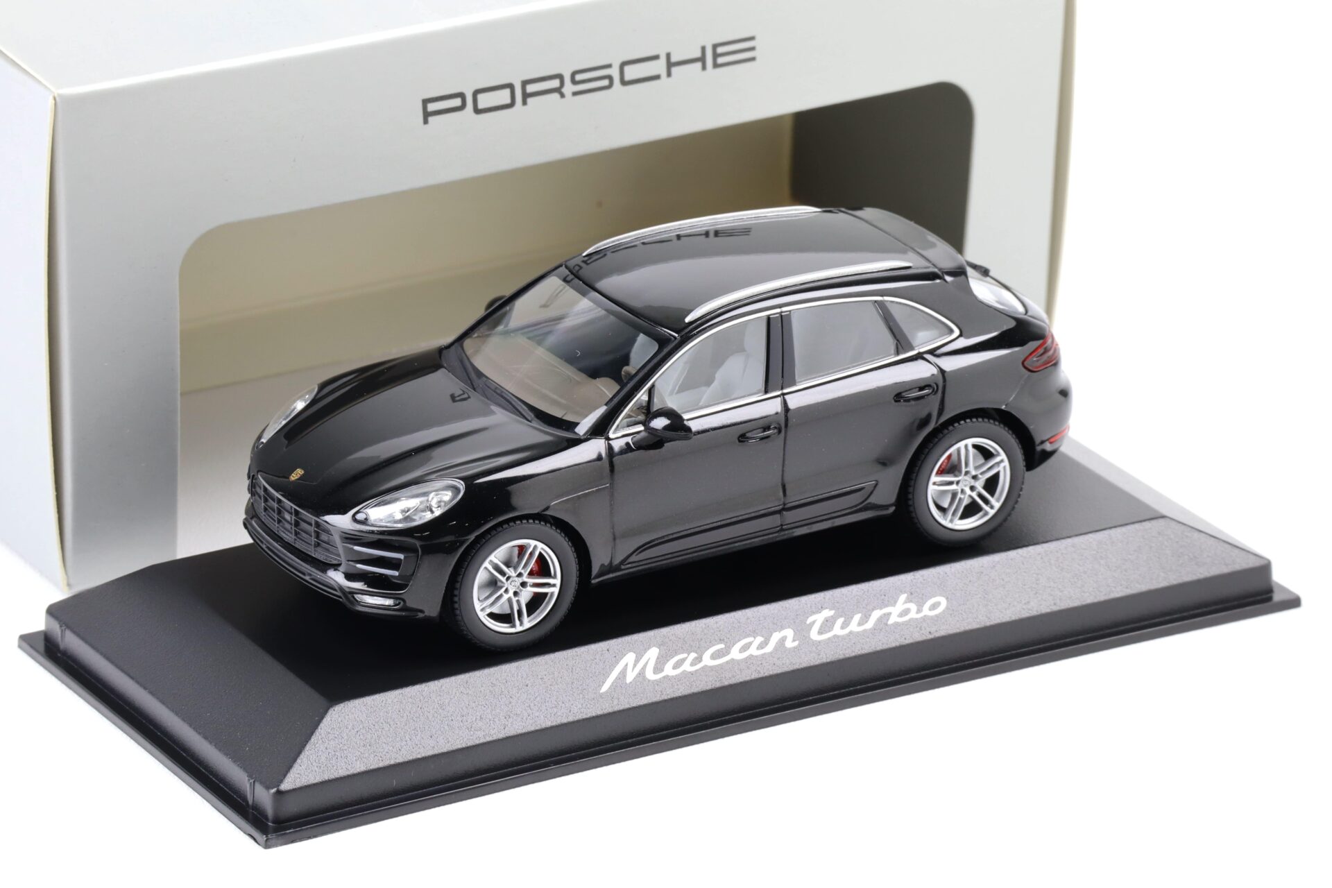1:43 Minichamps Porsche Macan Turbo 2013 basalt black WAP DEALER