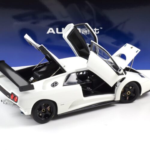 1:18 AUTOart Lamborghini Diablo GT-R Coupe 1999 Impact white 79136