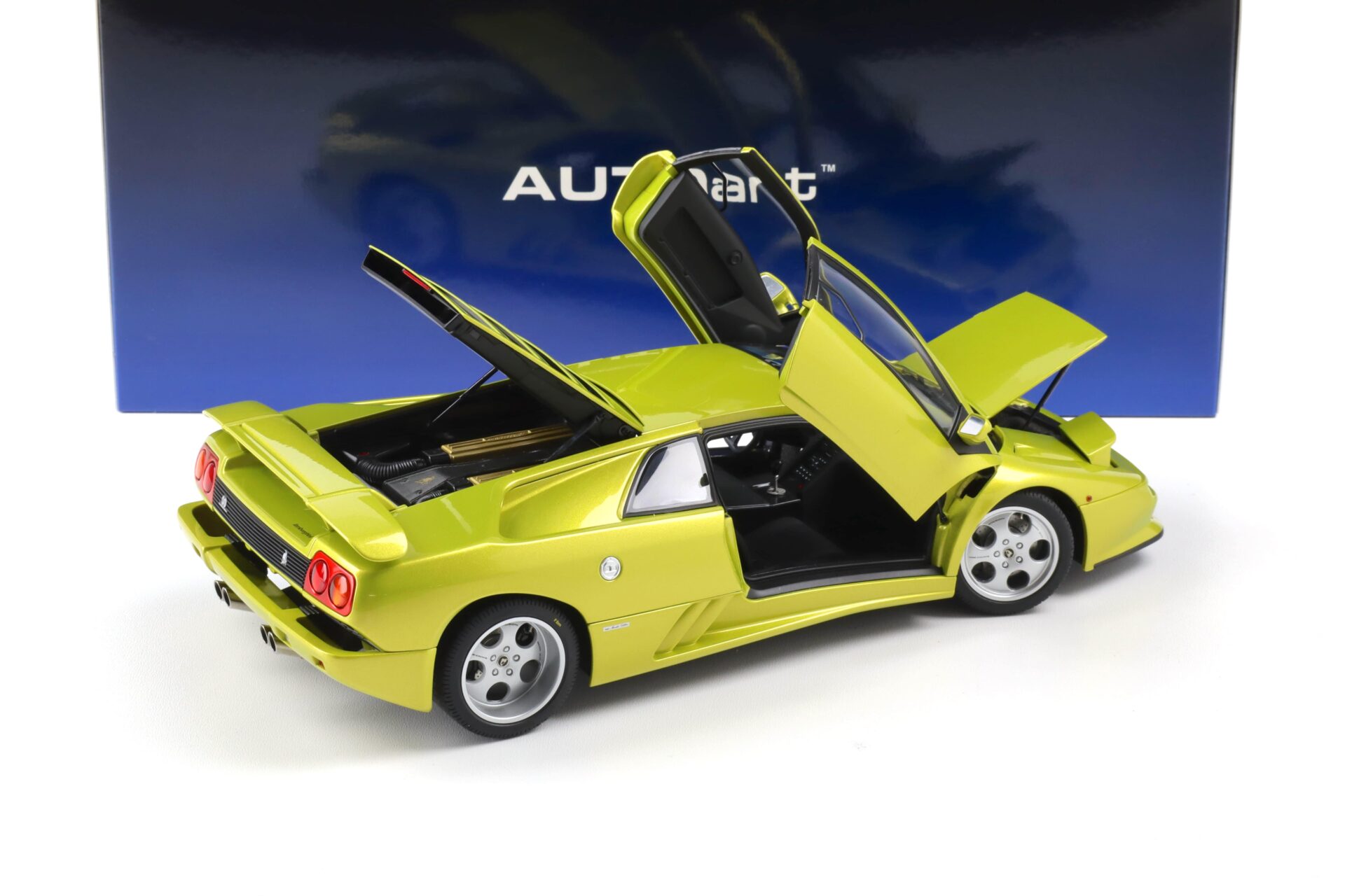 1:18 AUTOart Lamborghini Diablo SE30 - 1993 giallo spyder/ metallic yellow 79157