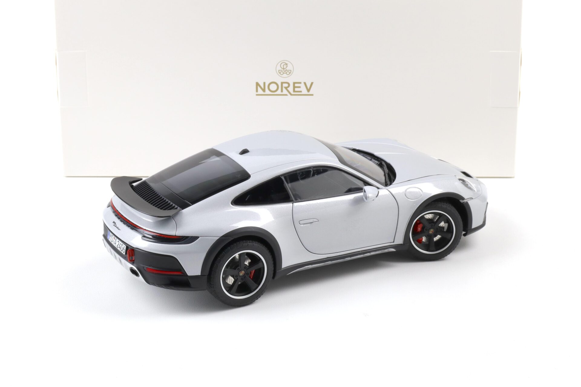1:18 Norev Porsche 911 (992) Dakar Coupe 2023 Ice grey metallic 187242