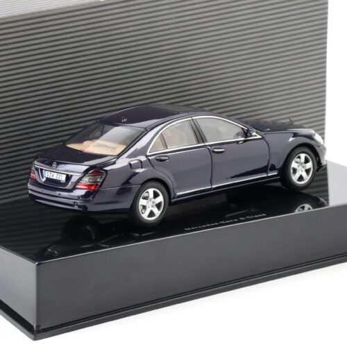 1:43 AUTOart Mercedes S-Klasse W221 Limousine tanzanite blue DEALER VERSION