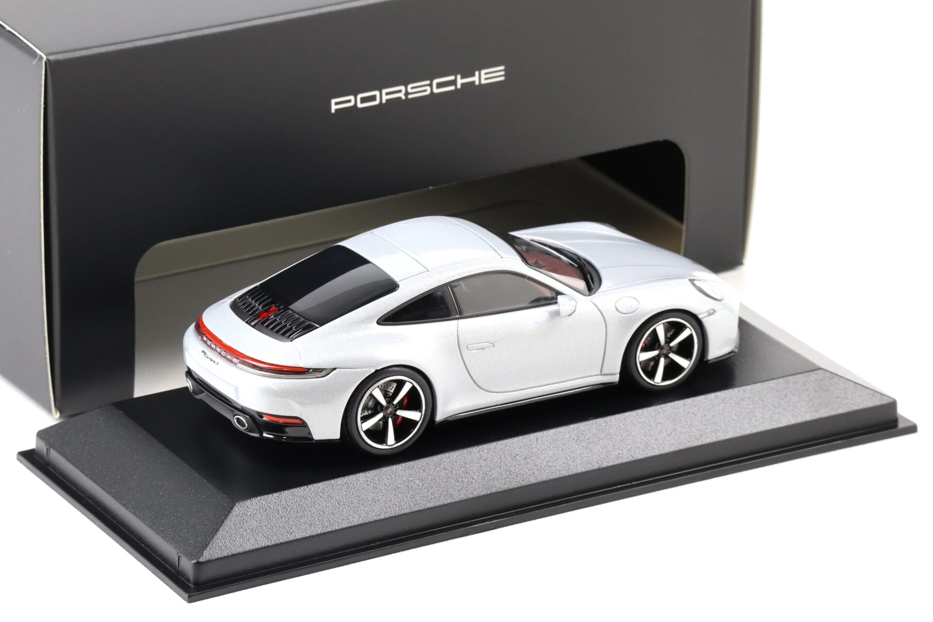 1:43 Minichamps Porsche 911 992.2 Carrera S Coupe Ice grey metallic WAP DEALER