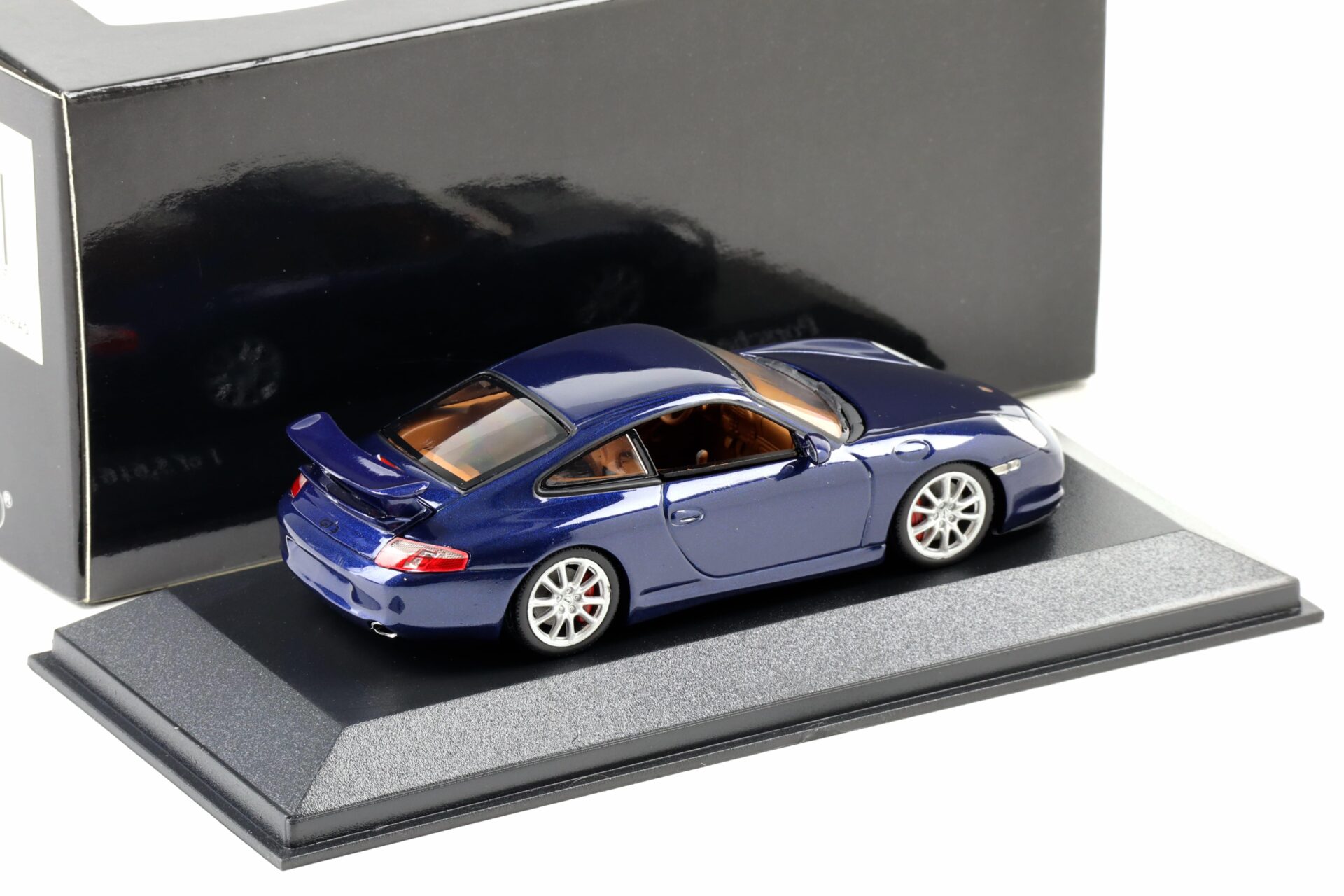 1:43 Minichamps Porsche 911 996 GT3 Coupe Lapis blue metallic 2003