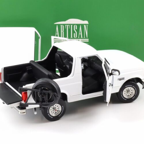 1:18 Greenlight 1993 Ford Bronco XLT Oxford white