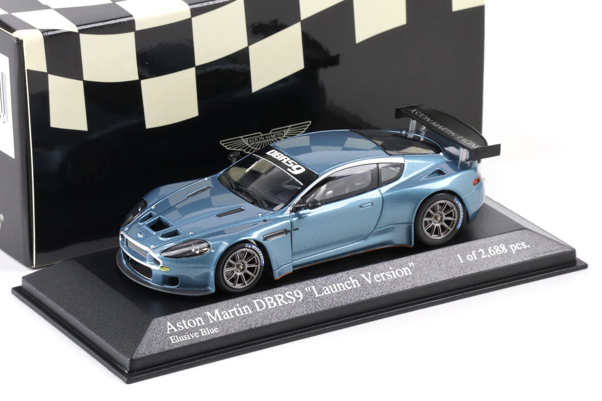 1:43 Minichamps Aston Martin DBRS9 Launch Version 2006 Elusive blue
