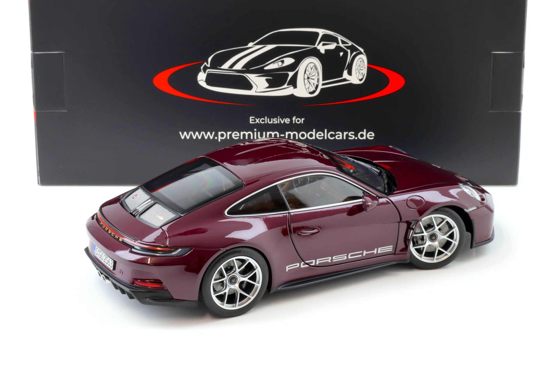 1:18 Norev Porsche 911 992 S/T Heritage Package Amethyst metallic - Limited 500 pcs.