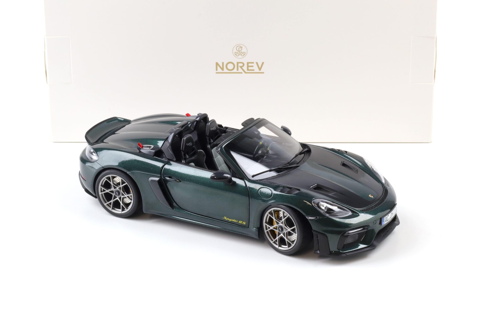 1:18 Norev Porsche 718 Spyder RS Weissach Package 2023 Forest green metallic