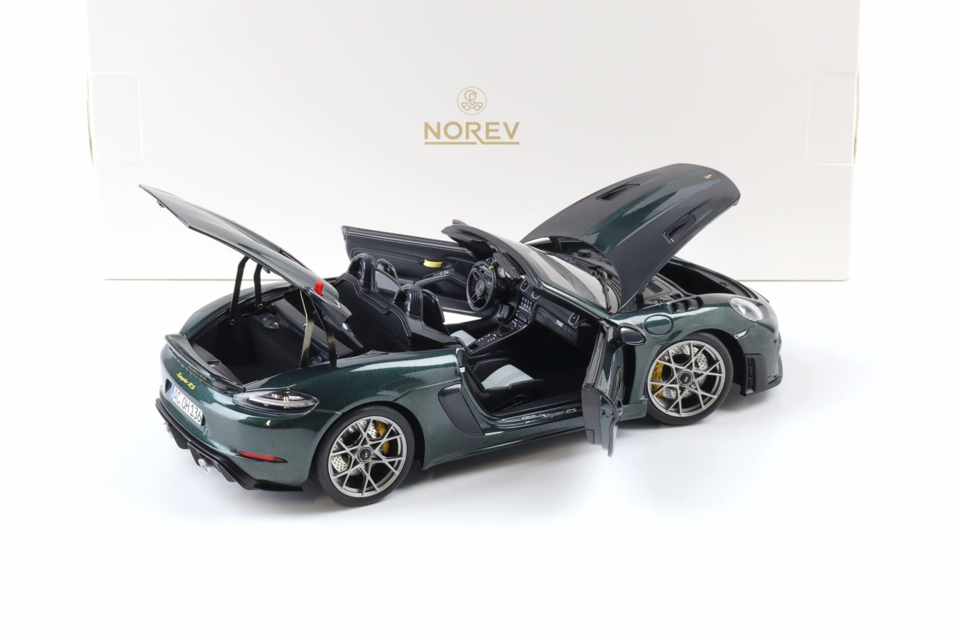 1:18 Norev Porsche 718 Spyder RS Weissach Package 2023 Forest green metallic