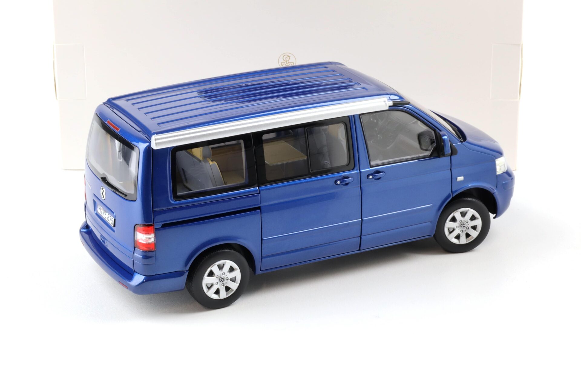 1:18 Norev VW T5 California 2003 Ravenna blue metallic 188607
