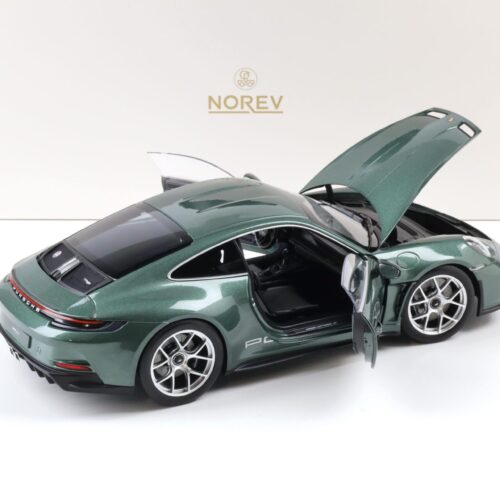 1:18 Norev Porsche 911 992 S/T Coupe 2023 Andre Lotterer Malachite green metallic