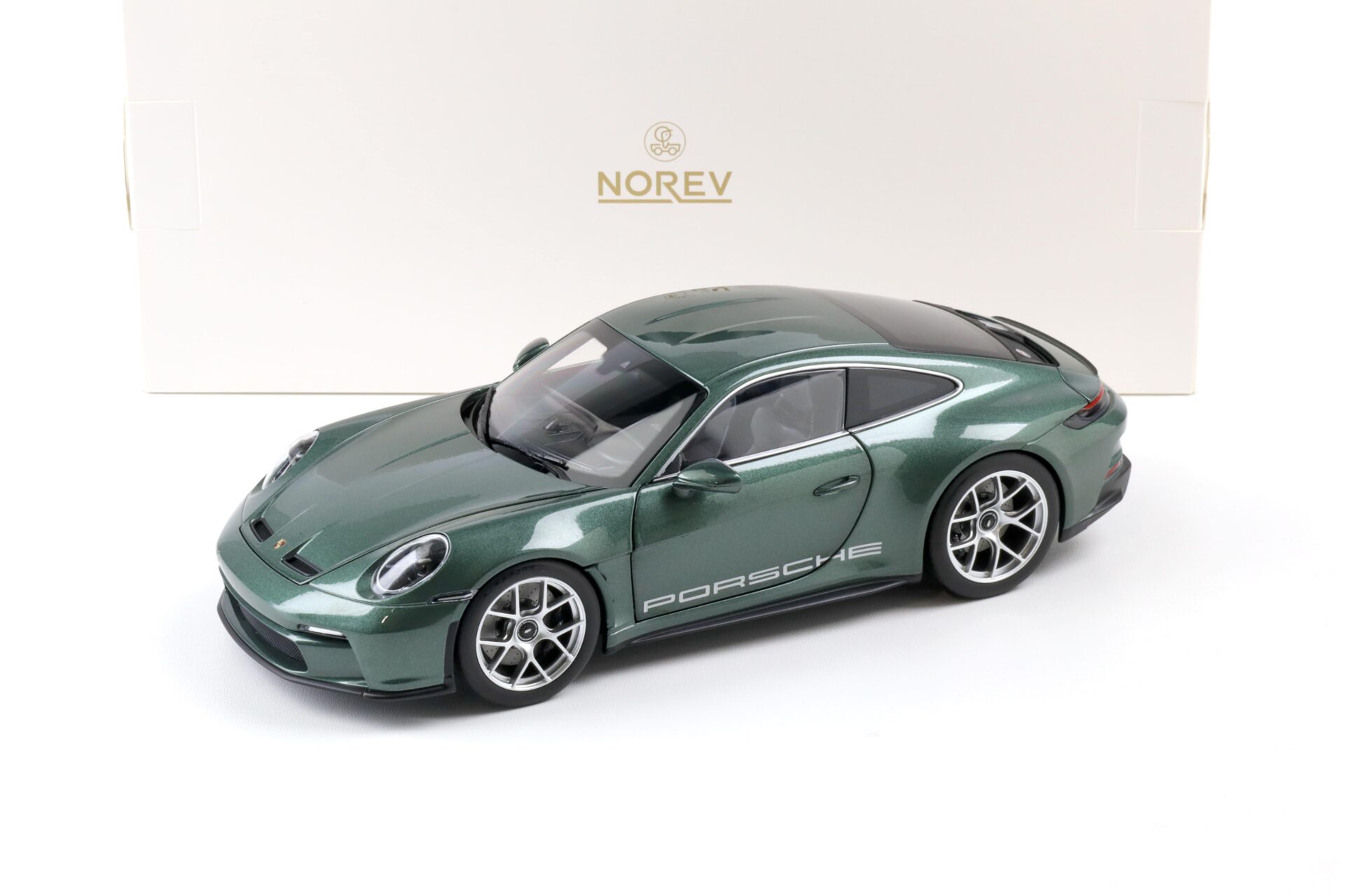 1:18 Norev Porsche 911 992 S/T Coupe 2023 Andre Lotterer Malachite green metallic