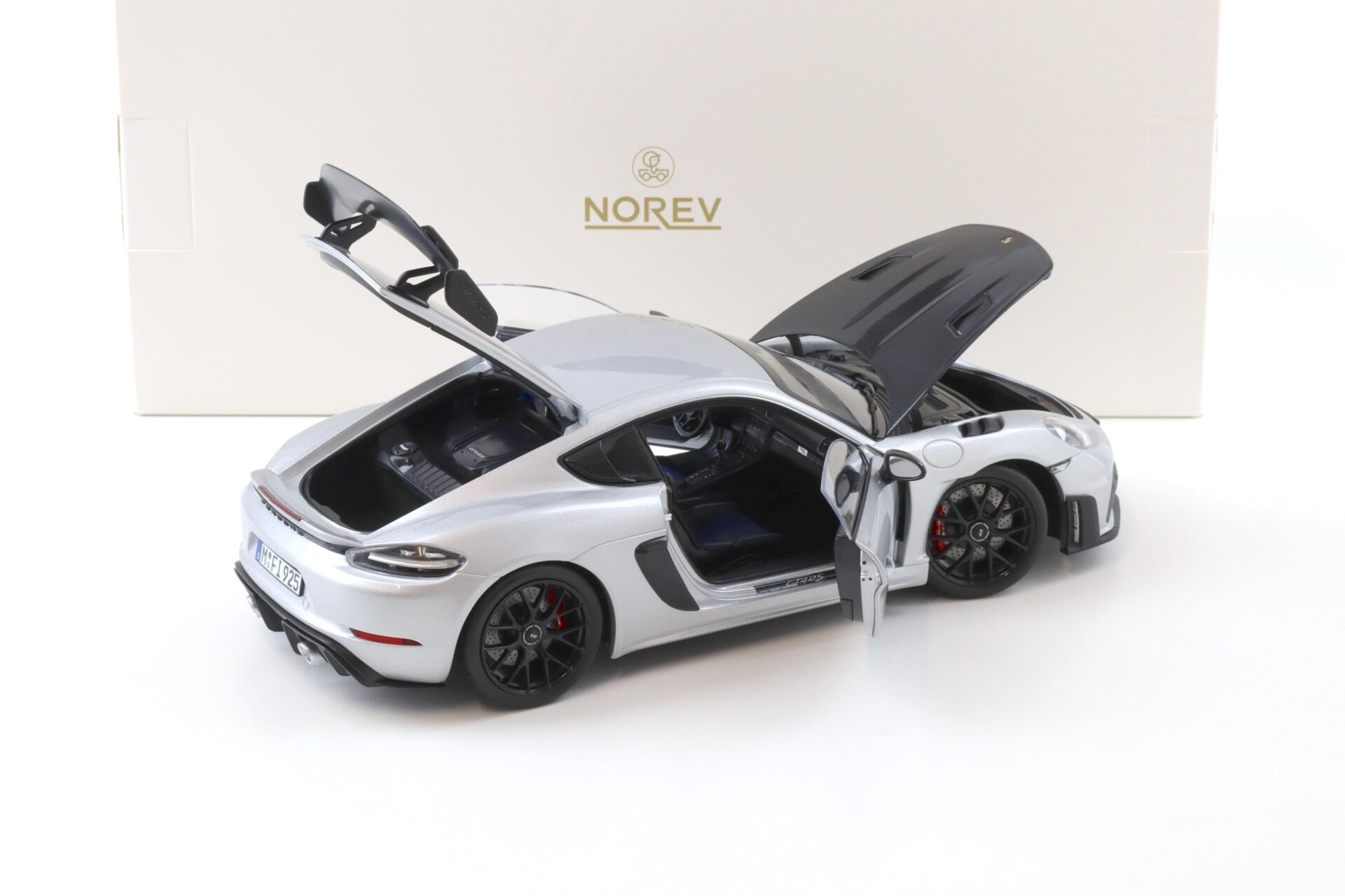 1:18 Norev ASIA Exclusive Porsche Cayman GT4 RS Weissach Package silver/ black