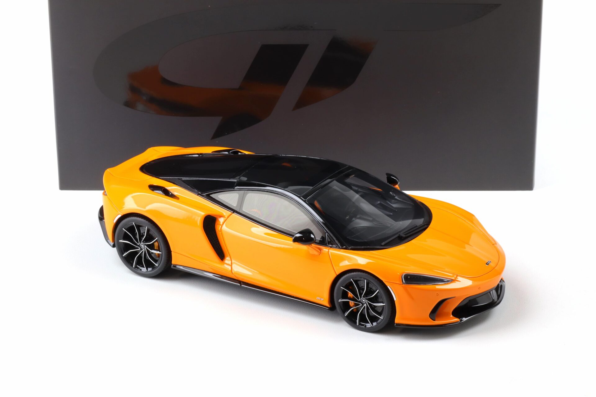 1:18 GT Spirit GT957 McLaren GTS Coupe 2025 orange/ black