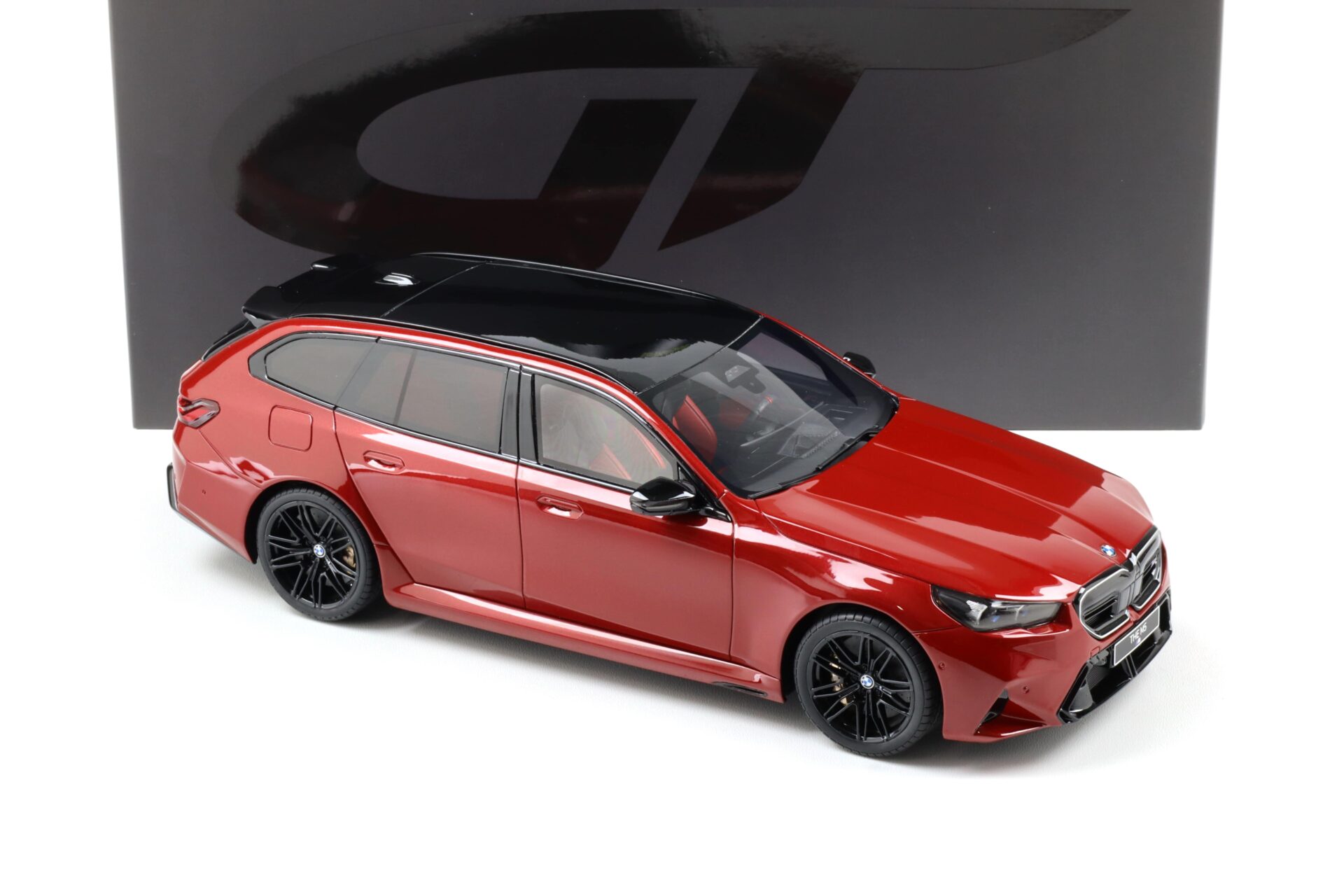 1:18 GT Spirit GT964 BMW M5 (G90) Touring 2025 fire red metallic