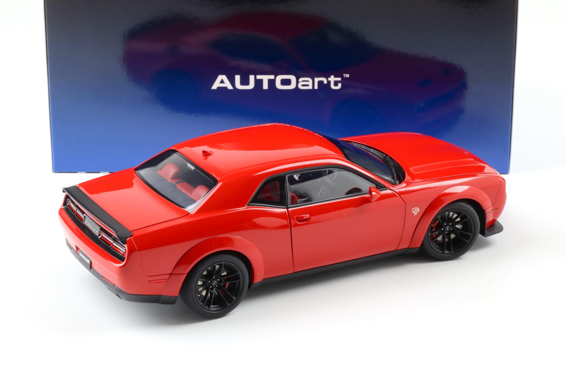 1:18 AUTOart Dodge Challenger SRT Jailbreak 2022 Tor red 71764