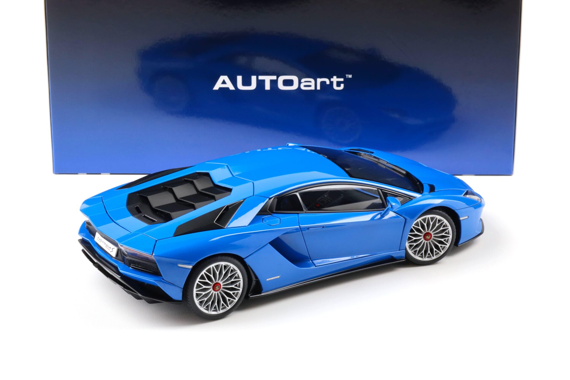 1:18 AUTOart Lamborghini Aventador S Coupe 2017 Blu Nila/ pearl blue 79134