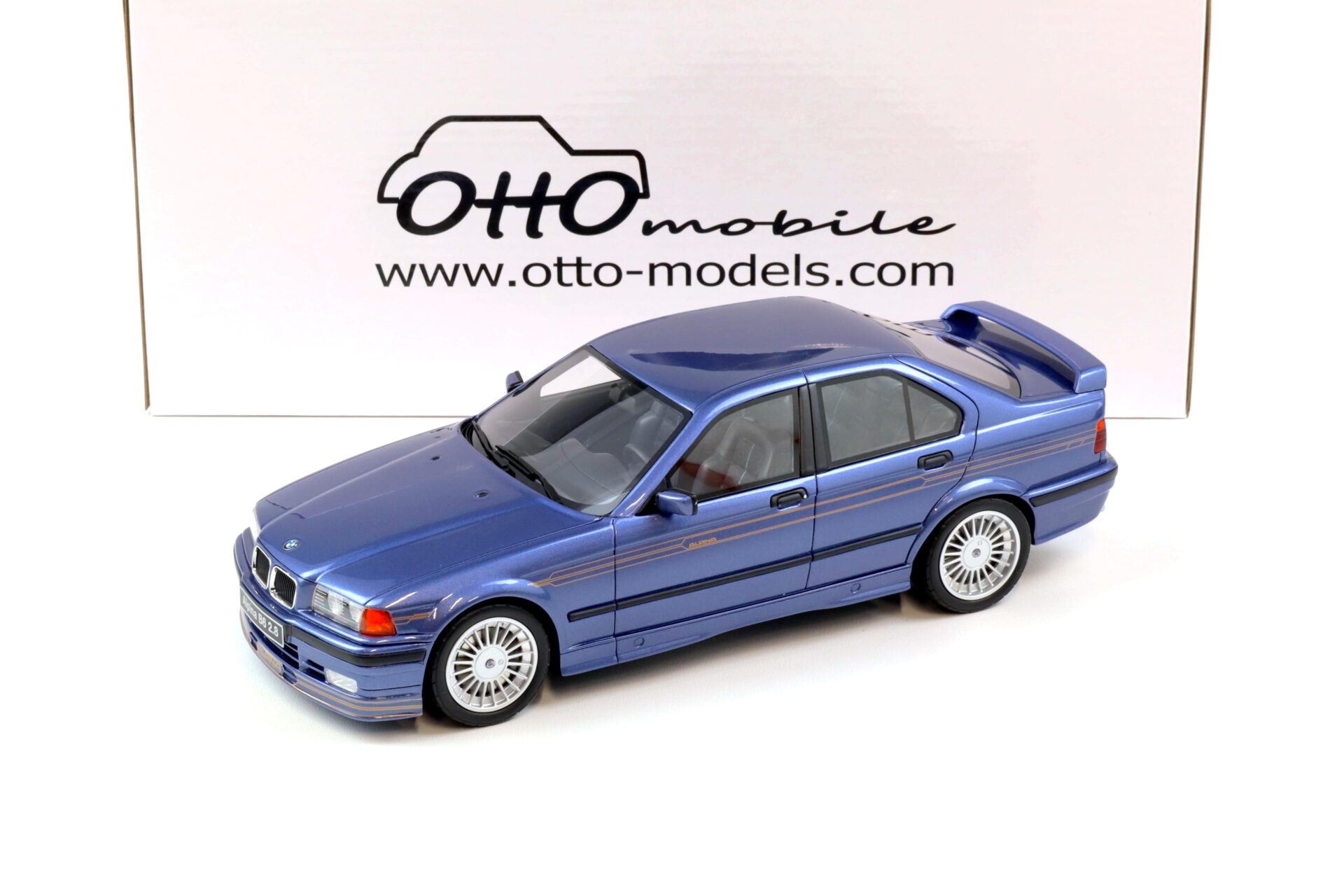 1:18 OTTO mobile OT1180 BMW Alpina B6 2.8 Sedan Alpina blue metallic 1992