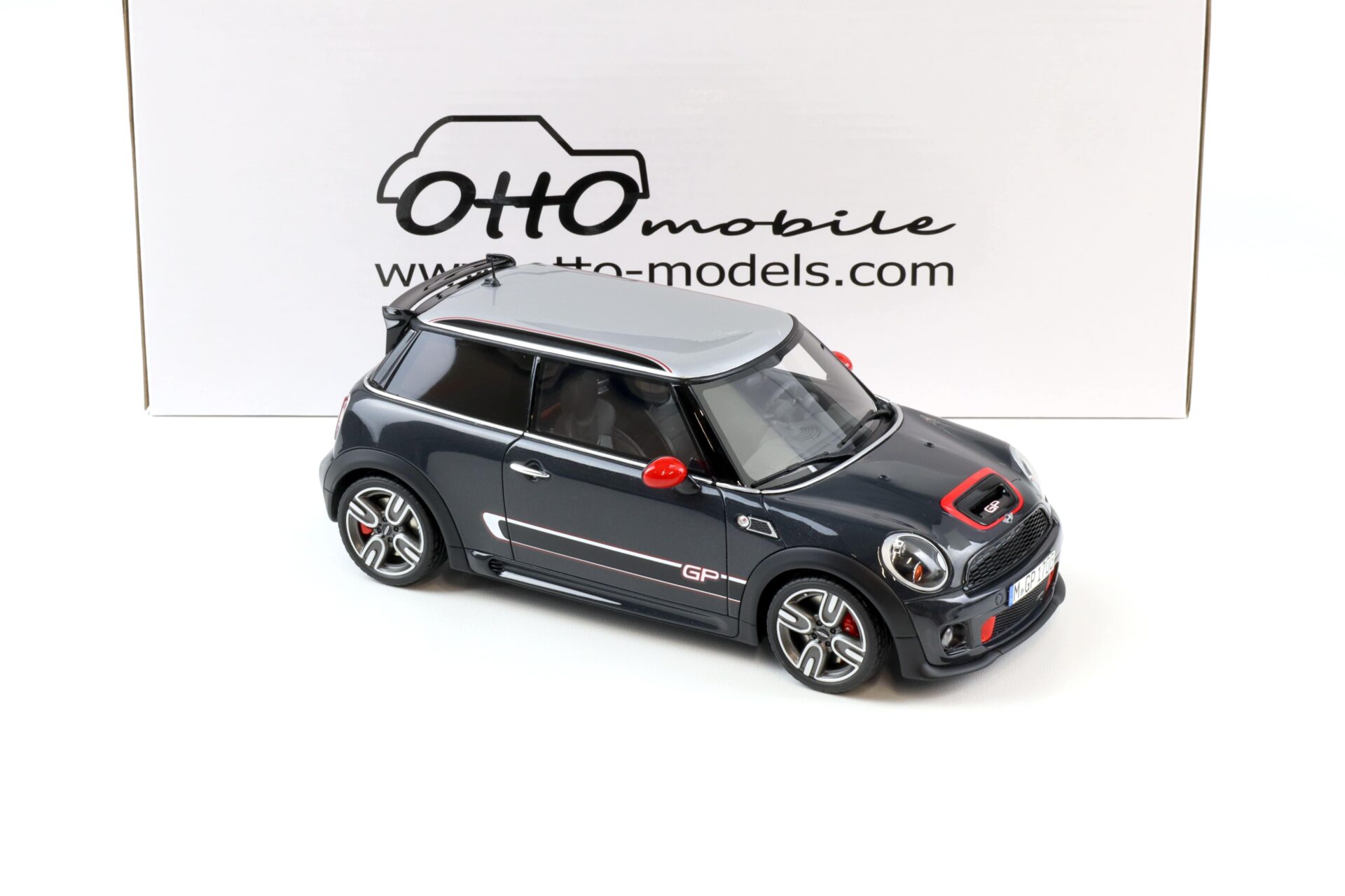 1:18 OTTO mobile OT497 Mini Cooper S R56 JCW GP2 Thunder grey metallic 2012