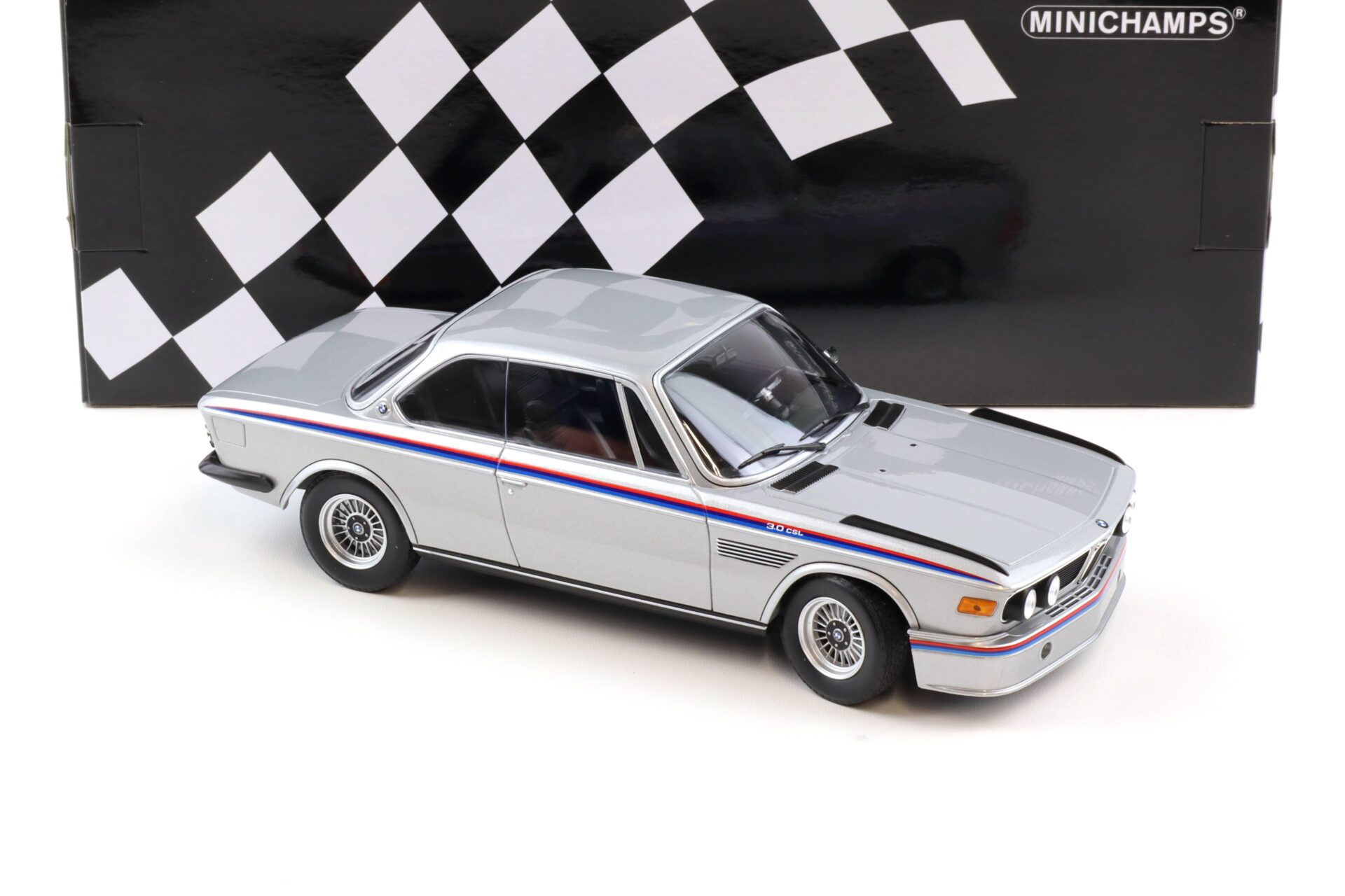 1:18 Minichamps BMW 3.0 CSL Coupe E9 silver metallic 1973