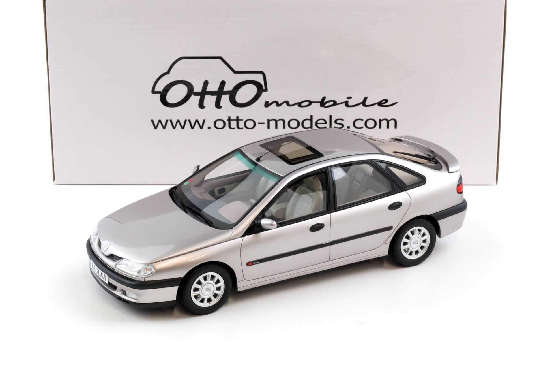 1:18 OTTO mobile OT1185 Renault Laguna V6 3.0 Baccara gris opale silver 1996