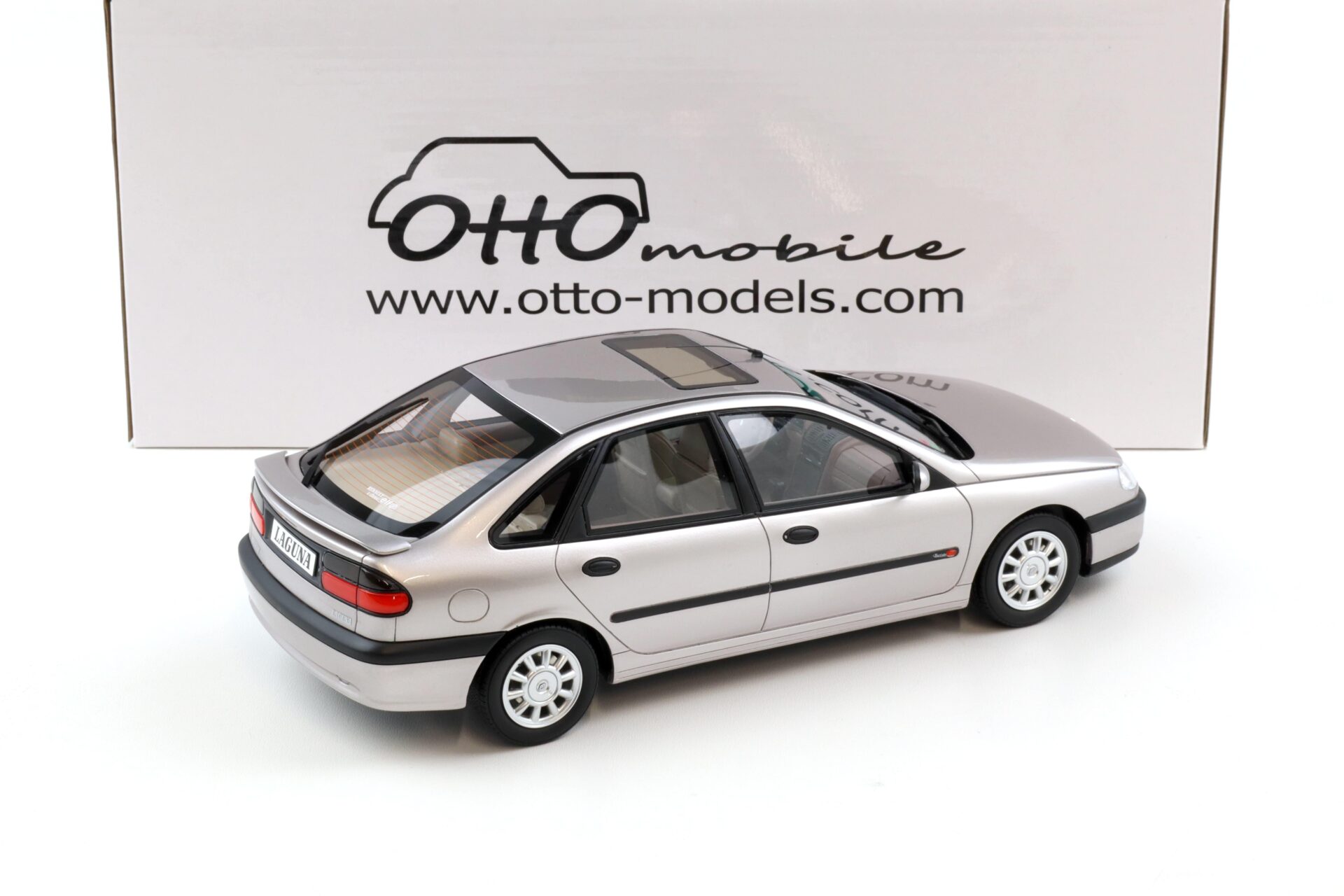 1:18 OTTO mobile OT1185 Renault Laguna V6 3.0 Baccara gris opale silver 1996