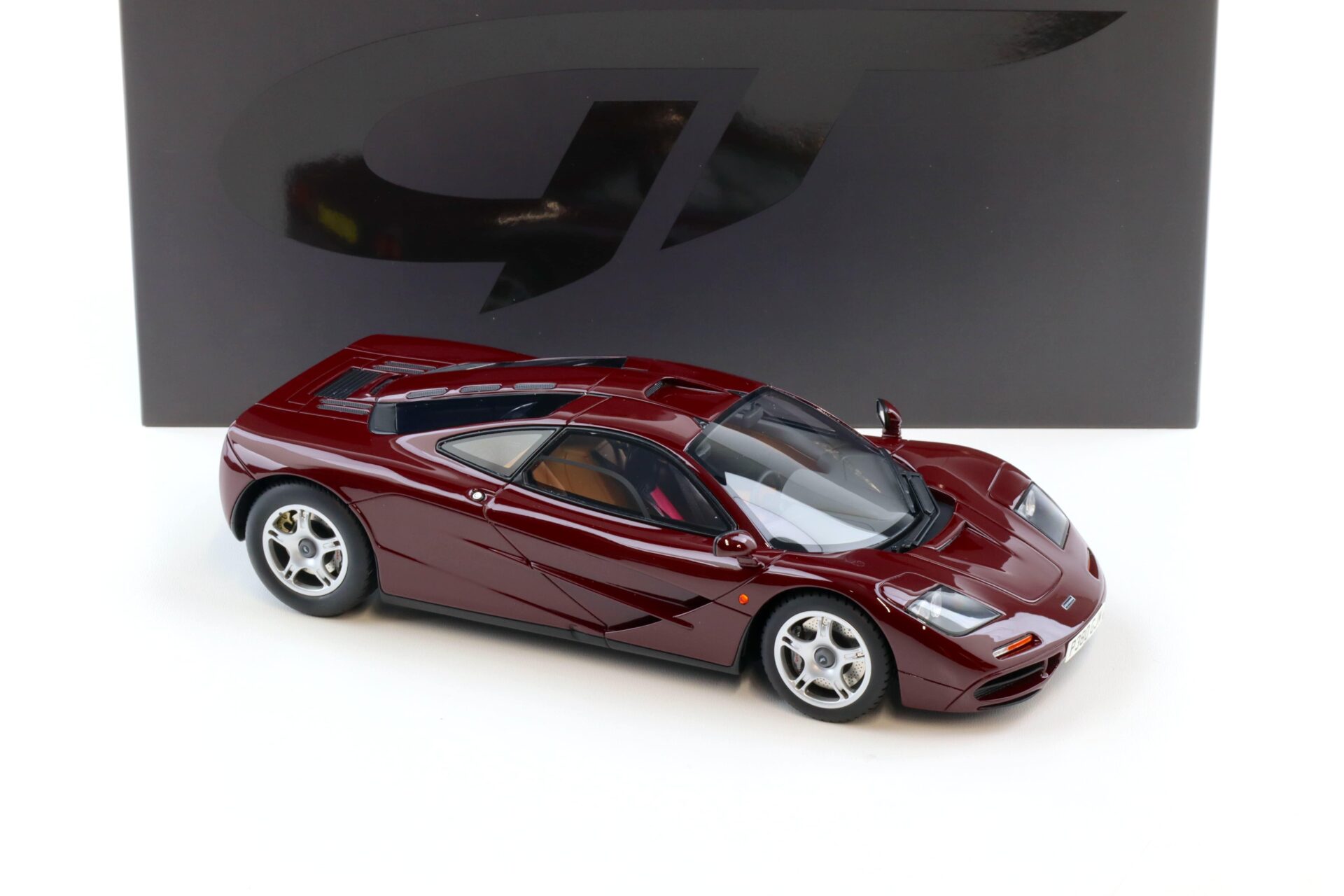 1:18 GT Spirit GT534 McLaren F1 Road Car Burgundy red 1992