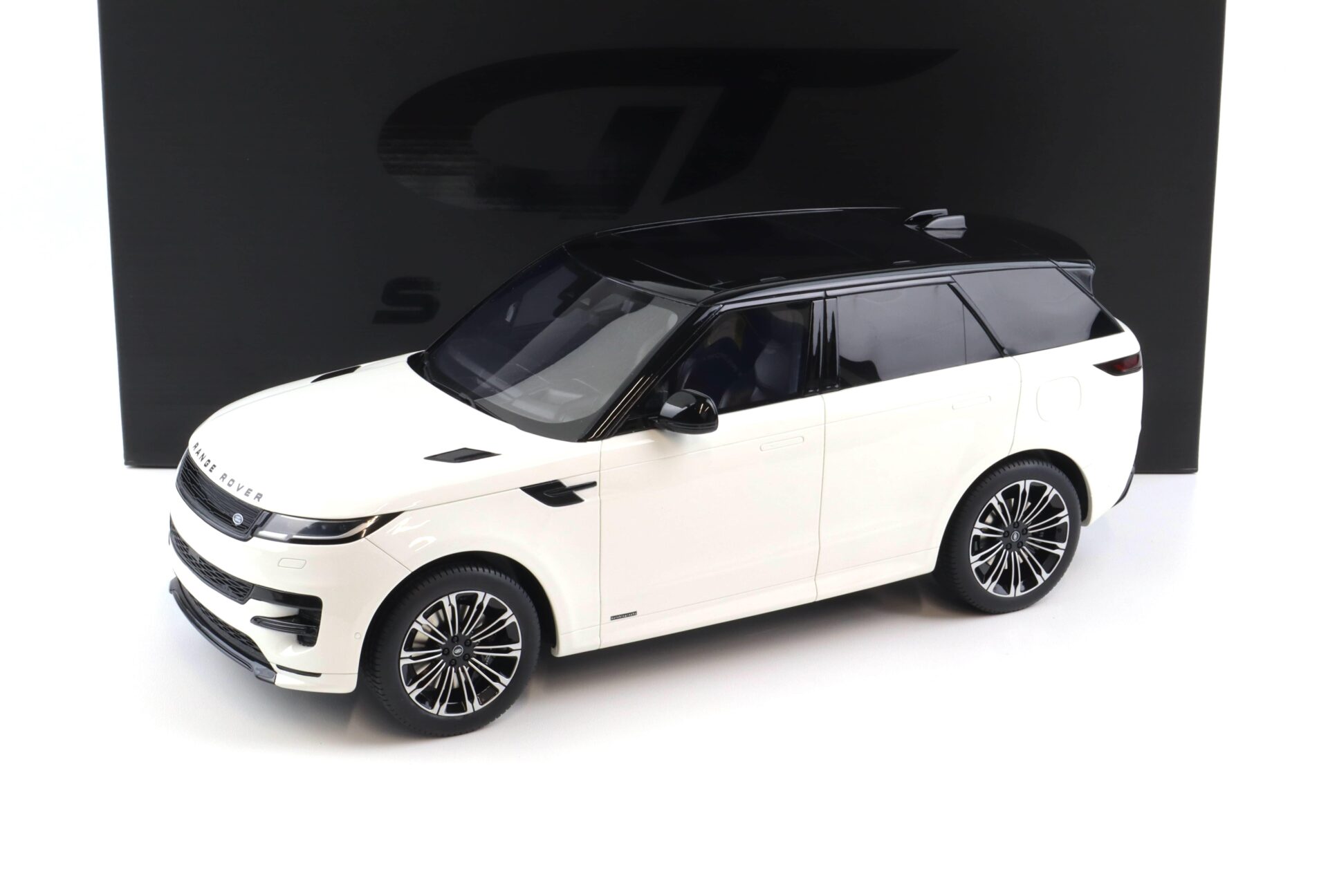 1:12 GT Spirit GT553 Land Rover Range Rover P510E Sport Fuji white 2023