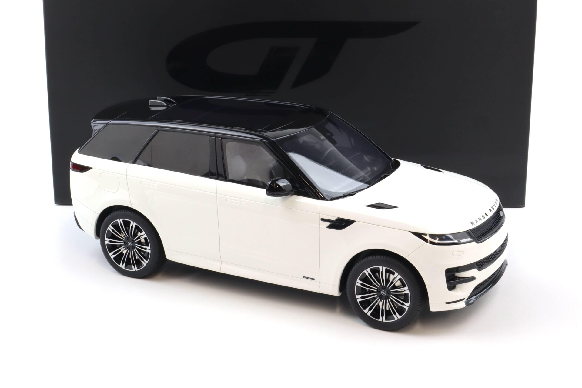 1:12 GT Spirit GT553 Land Rover Range Rover P510E Sport Fuji white 2023