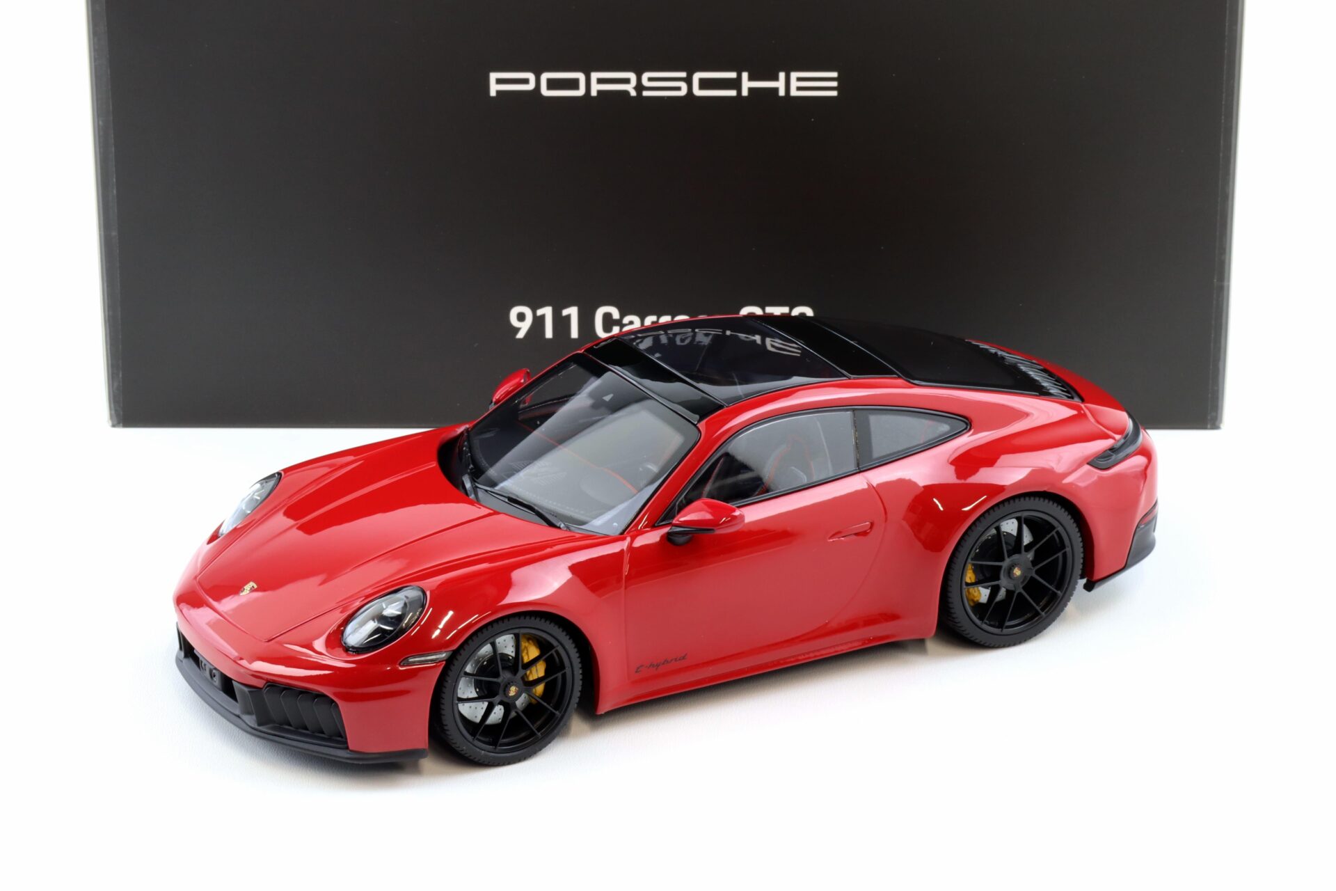 1:18 Minichamps Porsche 911 992.2 Carrera GTS Coupe Carmine red WAP DEALER