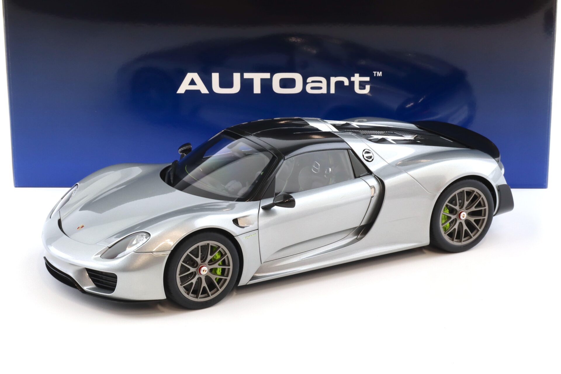1:12 AUTOart Porsche 918 Spyder 2013 silver metallic 12123