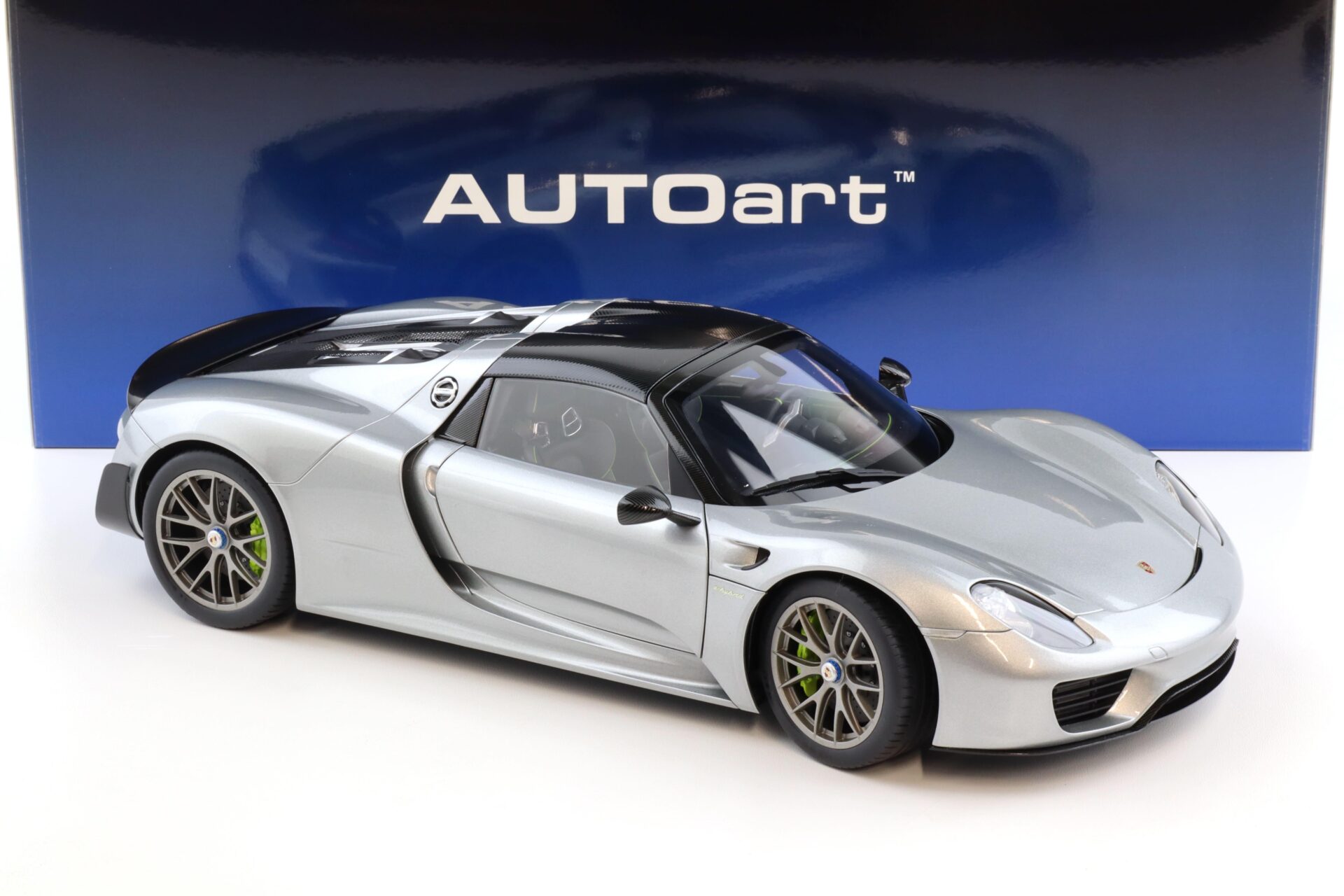 1:12 AUTOart Porsche 918 Spyder 2013 silver metallic 12123