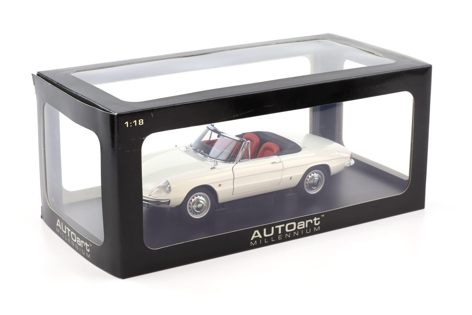 1:18 AUTOart Alfa Romeo 1600 Duetto Spider white Diecast