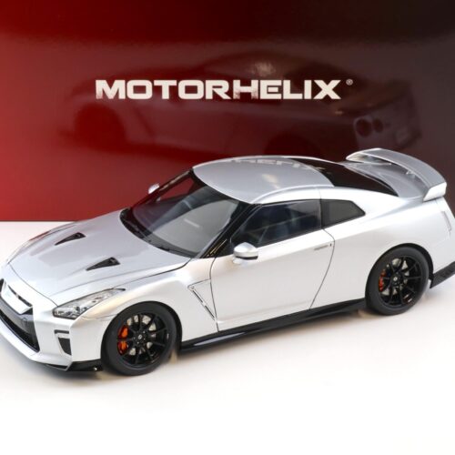 1:18 Motorhelix Nissan GT-R R35 Track Edition by NISMO 2020 Super silver M83505