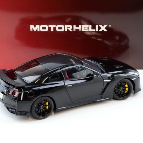 1:18 Motorhelix Nissan GT-R R35 Track Edition by NISMO 2022 T-Spec Jet black pearl M83519