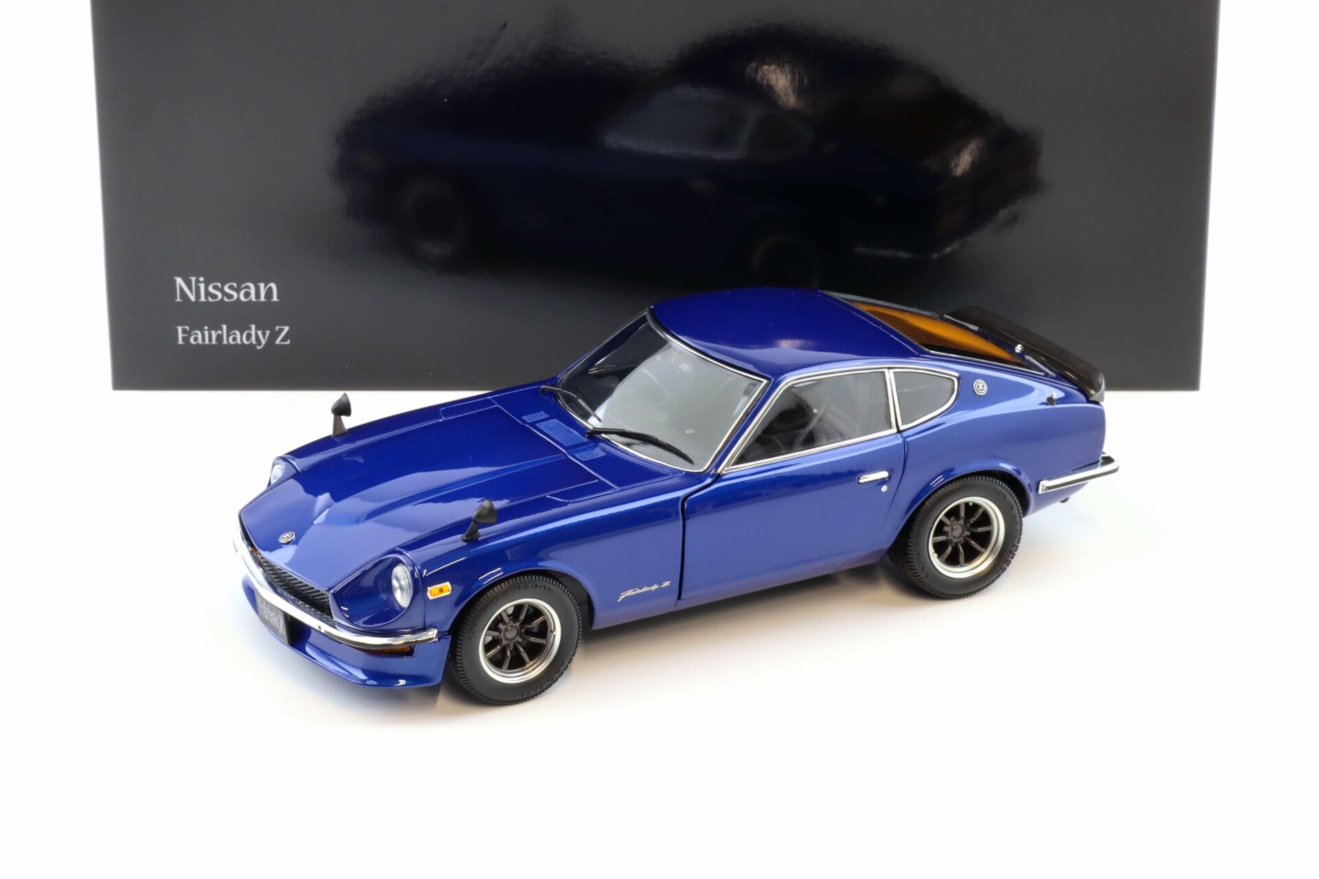 1:18 Kyosho Nissan Fairlady Z-L (S30) blue metallic 08220WBL
