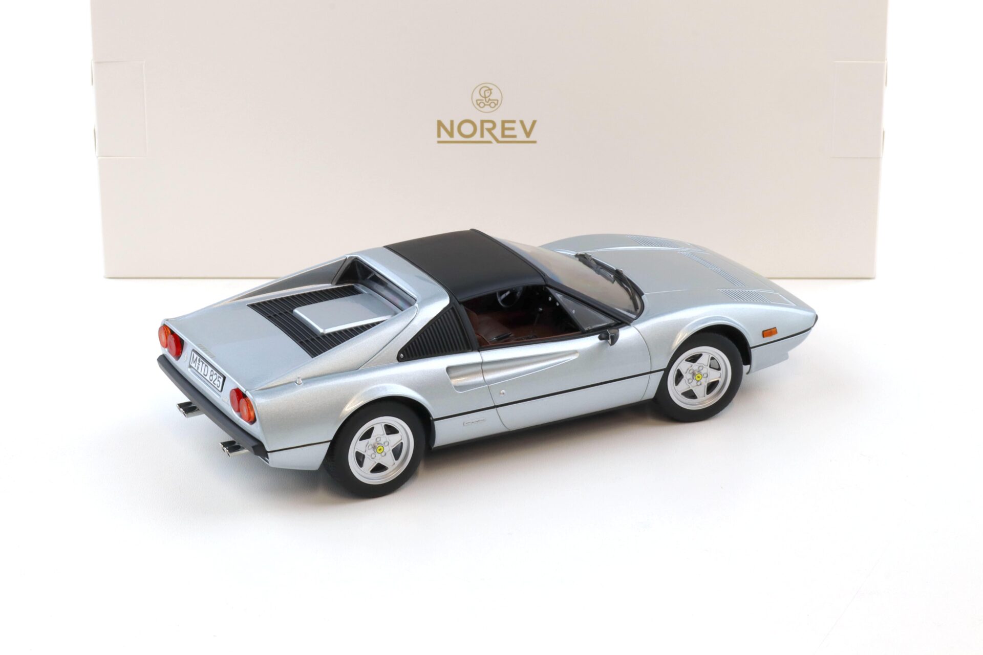 1:18 Norev Ferrari 308 GTS Quattrovalvole 1982 silver metallic