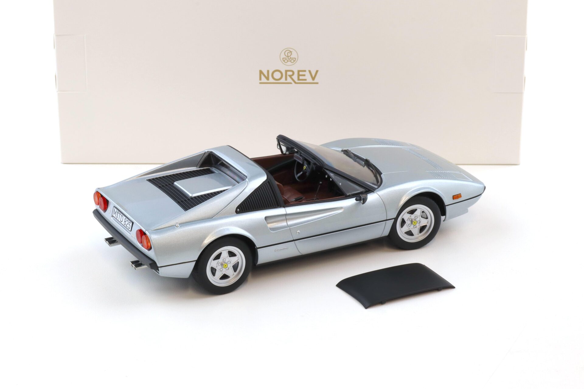 1:18 Norev Ferrari 308 GTS Quattrovalvole 1982 silver metallic
