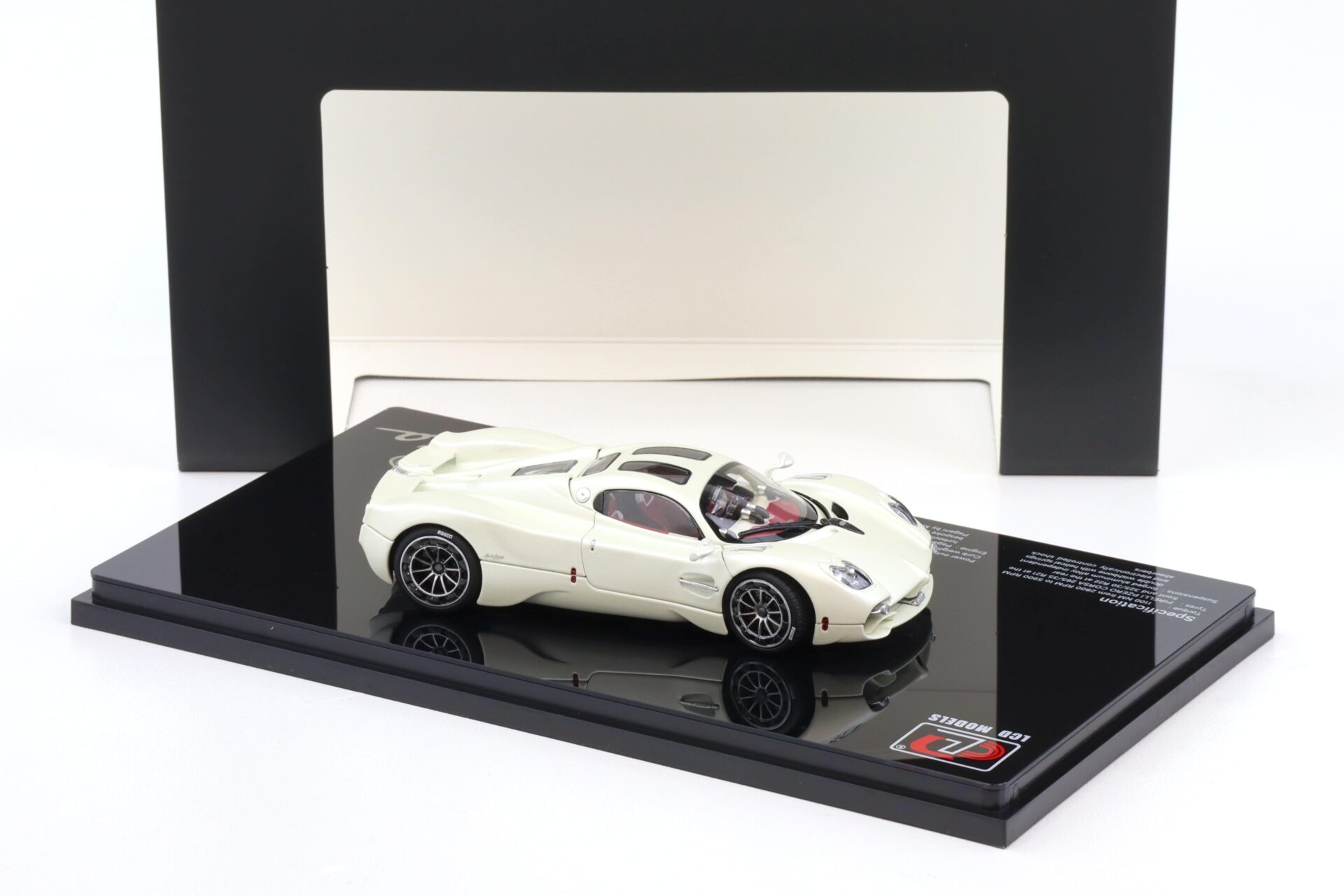 1:43 LCD Models Pagani Utopia Coupe white/ light gold LCD43012-WH