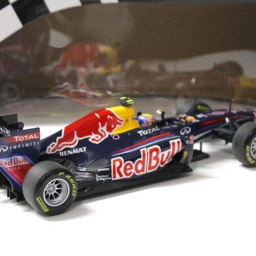 1:18 Minichamps Red Bull Racing Renault RB7 F1 Webber