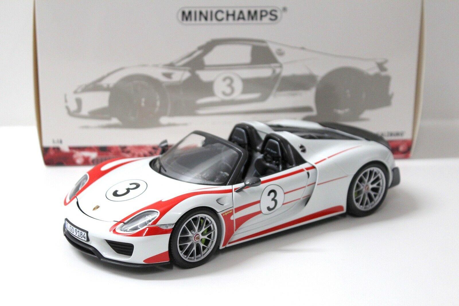 1:18 Minichamps Porsche 918 Spyder `Weissach Package` Salzburg white