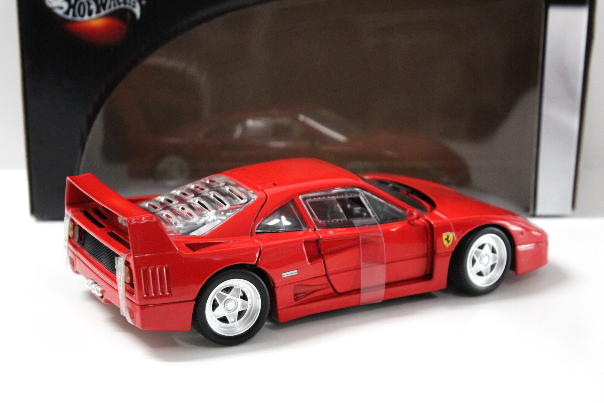 1:18 Hot Wheels Ferrari F40 2/4 Coupe 1987 red