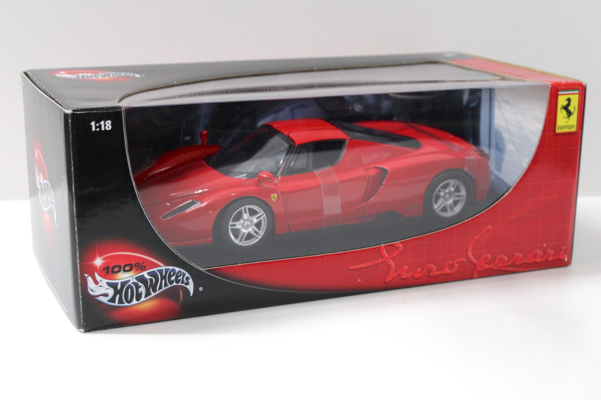 1:18 Hot Wheels Ferrari Enzo 2002 red