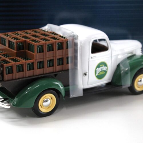 1:18 Solido Chevrolet Brasseur Pick-Up "PERRIER" white/ green